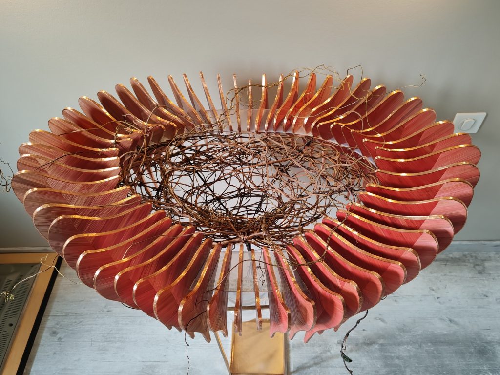 Support du bouquet en marqueterie de paille de seigle pour la coupe du monde d'art floral 2025 réalisé par l'atelier SOTTILE