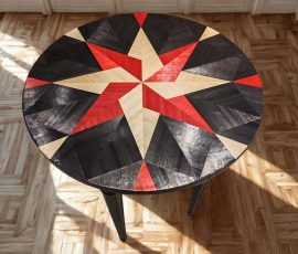 table après rénovation en marqueterie de paille